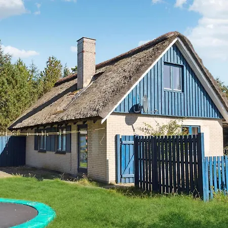 Awesome In With House A Panoramic View *